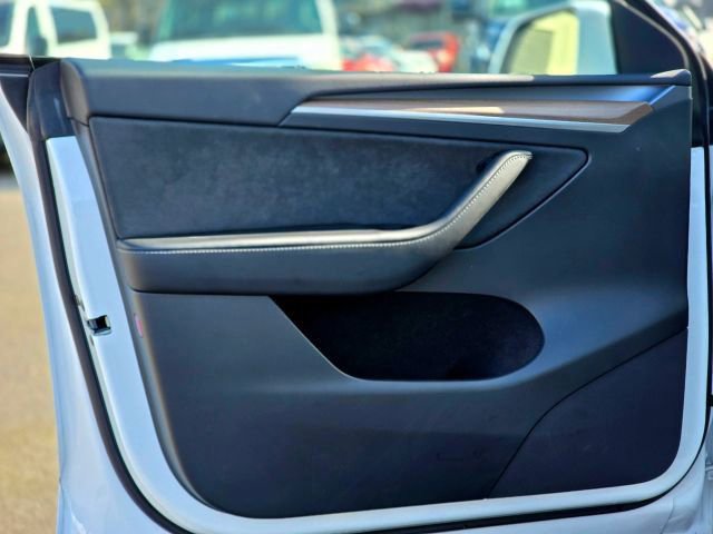 Used 2023 Tesla Model Y Long Range image 25