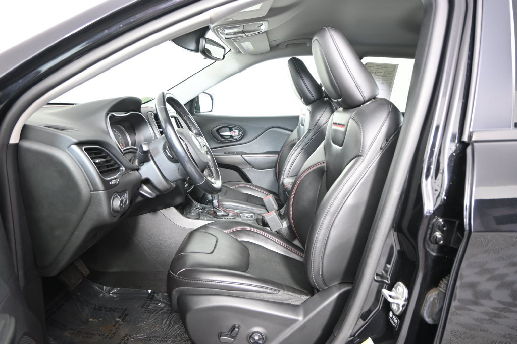 Used 2021 Jeep Cherokee Trailhawk w/ Trailer Tow Group AWD/4WD image 20