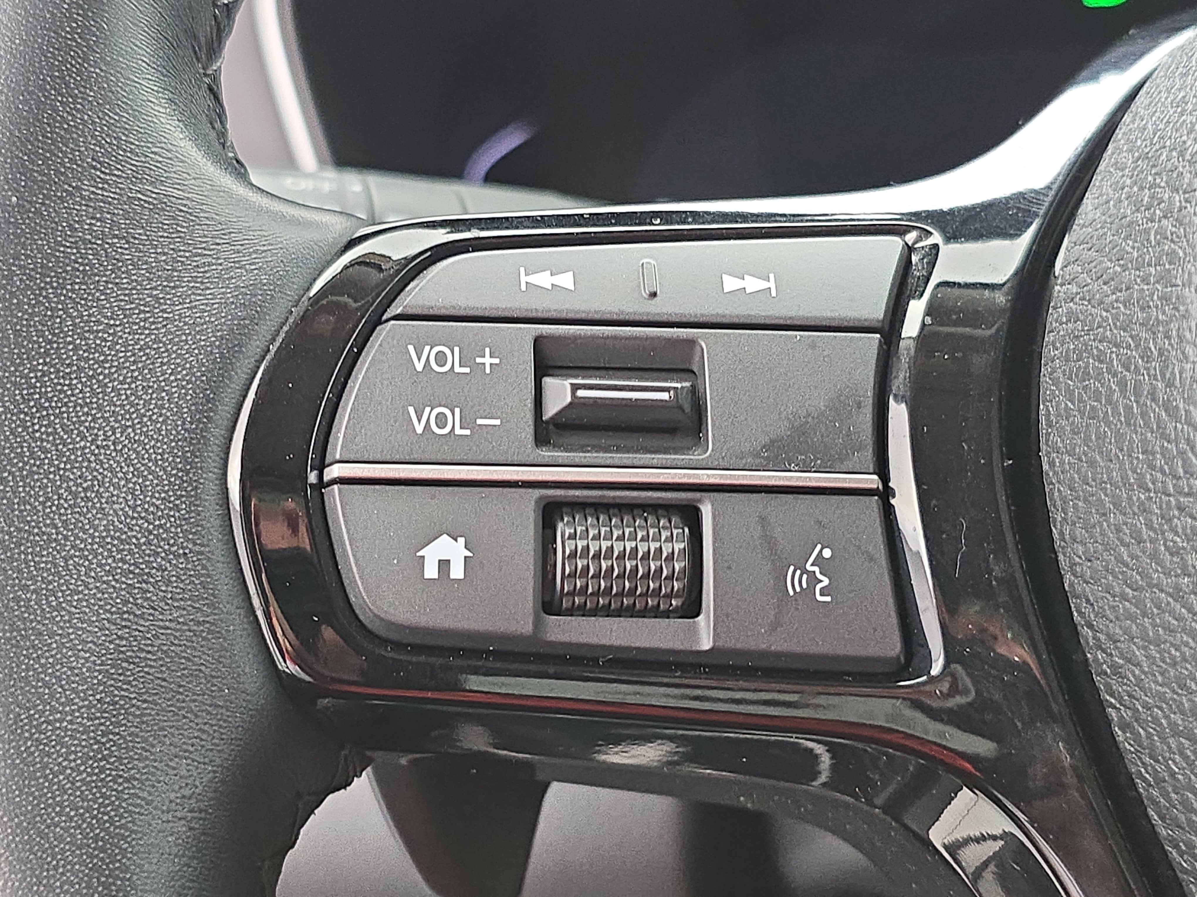 Certified 2025 Honda Pilot EX-L image 18