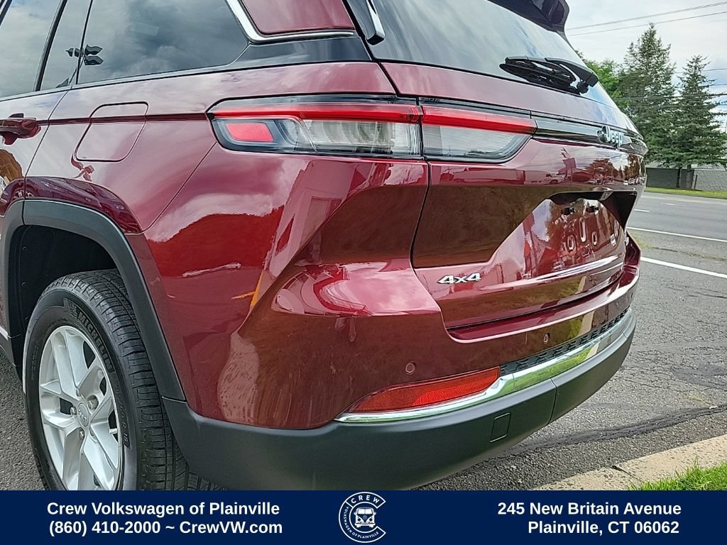Used 2024 Jeep Grand Cherokee Laredo X AWD/4WD image 29