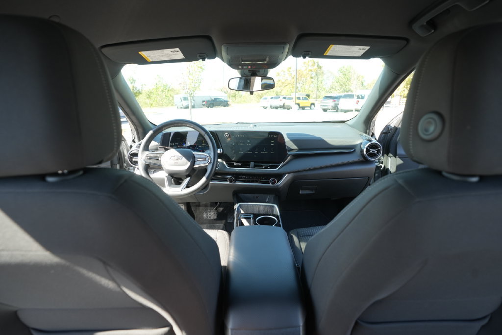 Used 2025 Chevrolet Equinox LT w/ Midnight Edition FWD image 25