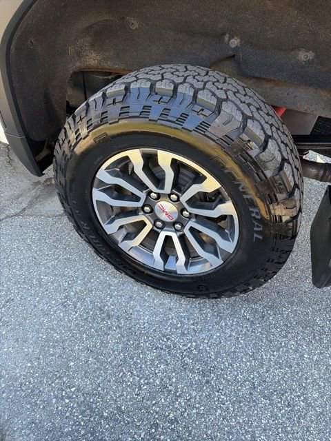 Used 2021 GMC Sierra 1500 AT4 w/ AT4 Premium Package image 11
