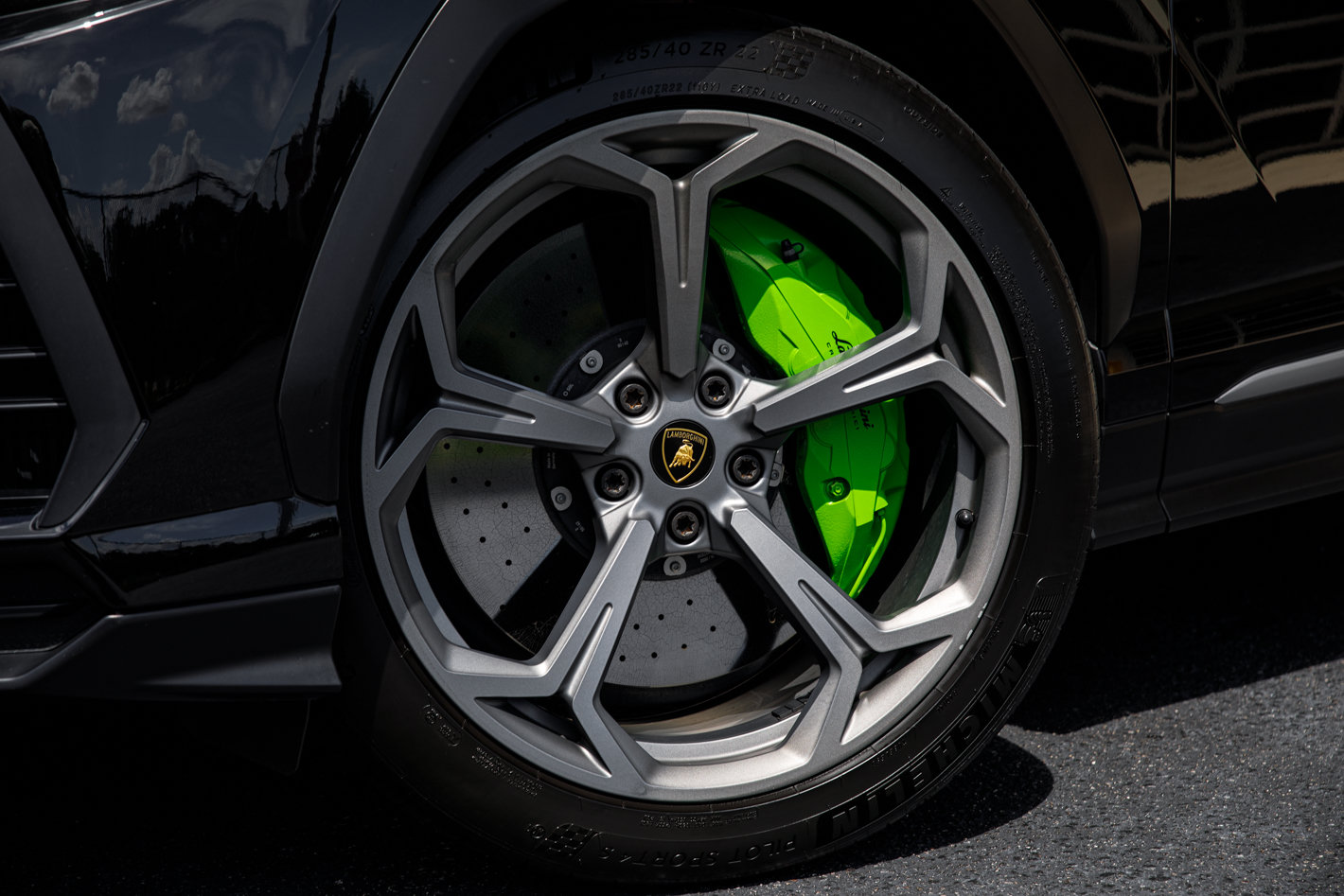 Used 2022 Lamborghini Urus AWD/4WD image 3