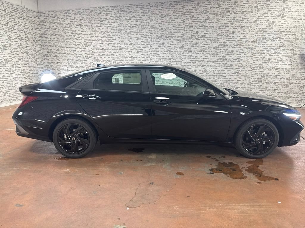 New 2026 Hyundai Elantra SEL Sport FWD image 8
