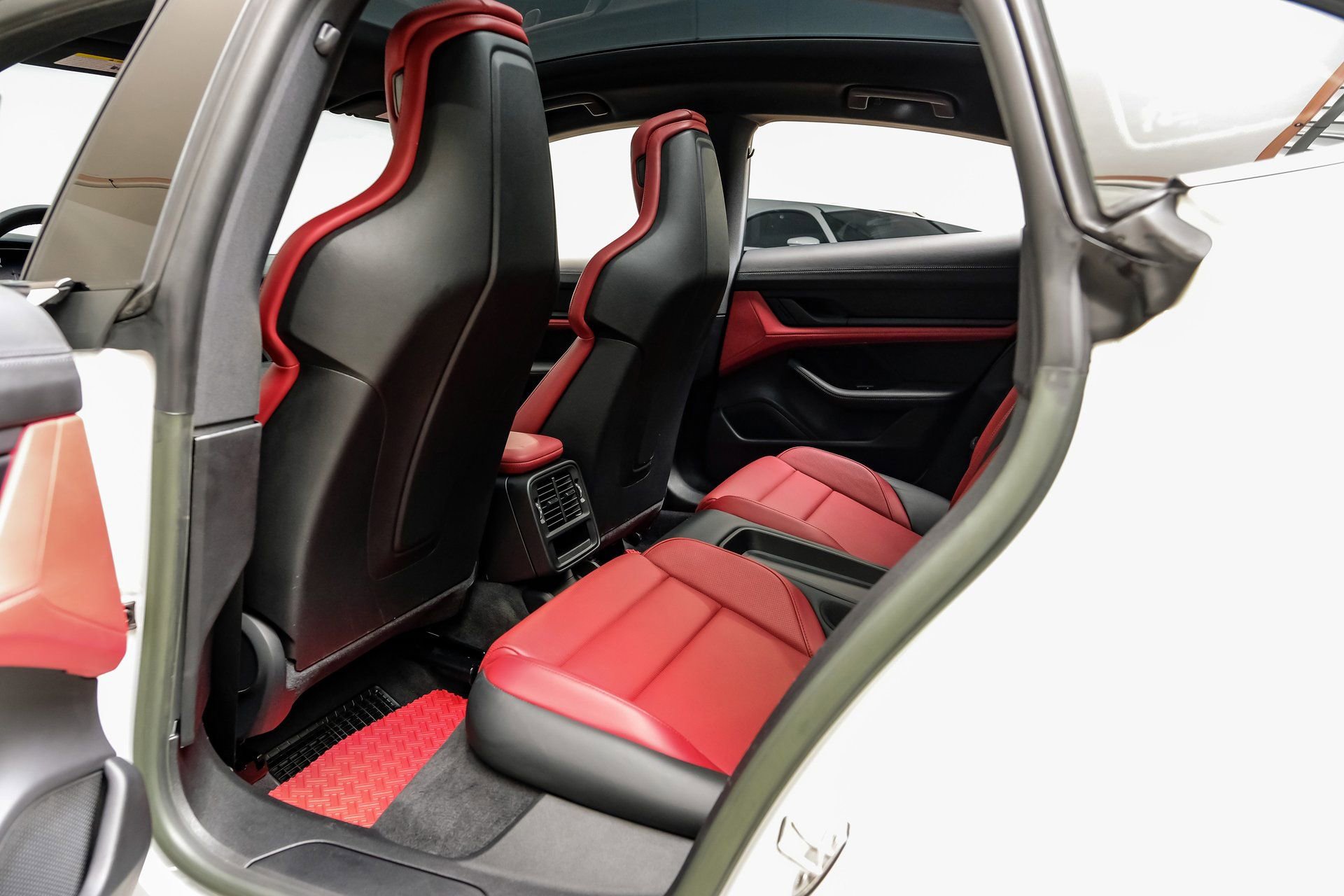 Used 2023 Porsche Taycan image 38