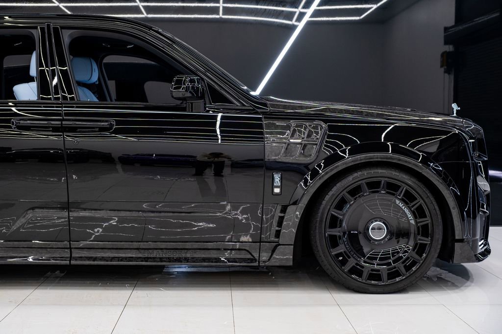 Used 2026 Rolls-Royce Cullinan image 11