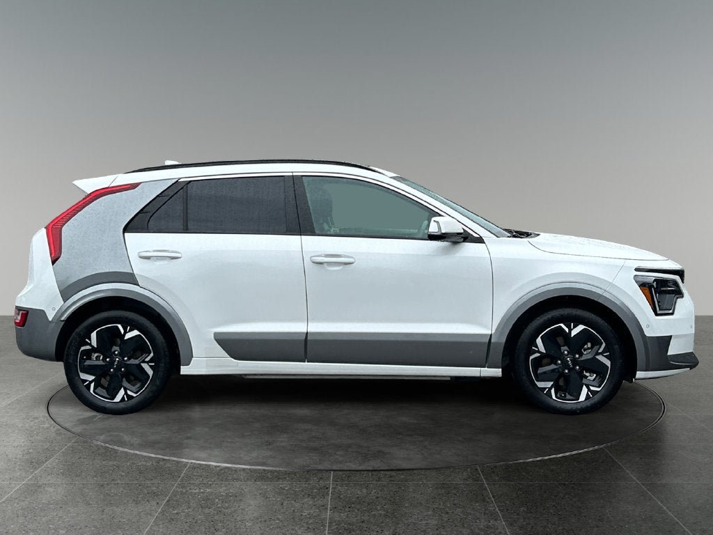 Used 2023 Kia Niro Wave FWD image 11