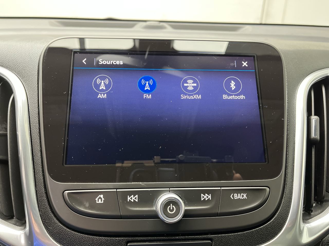 Used 2019 Chevrolet Equinox LT FWD image 18