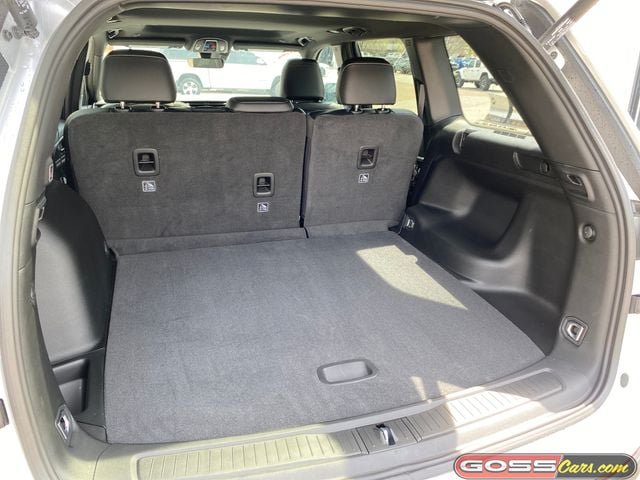New 2026 Jeep Grand Cherokee Altitude AWD/4WD image 8