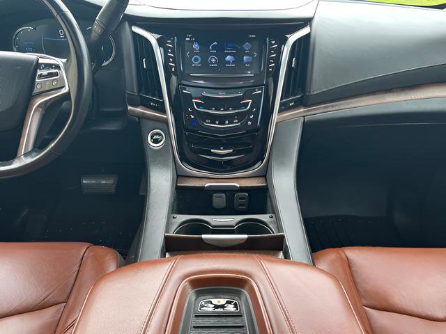 Used 2020 Cadillac Escalade Luxury AWD/4WD image 26
