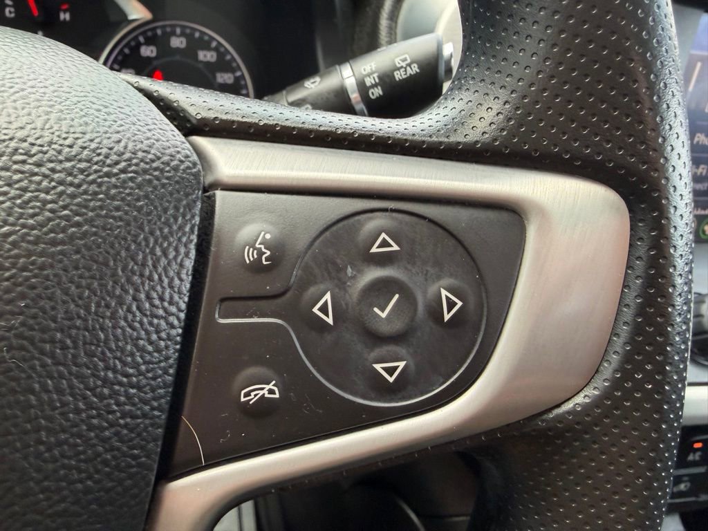 Used 2023 GMC Acadia SLE image 22