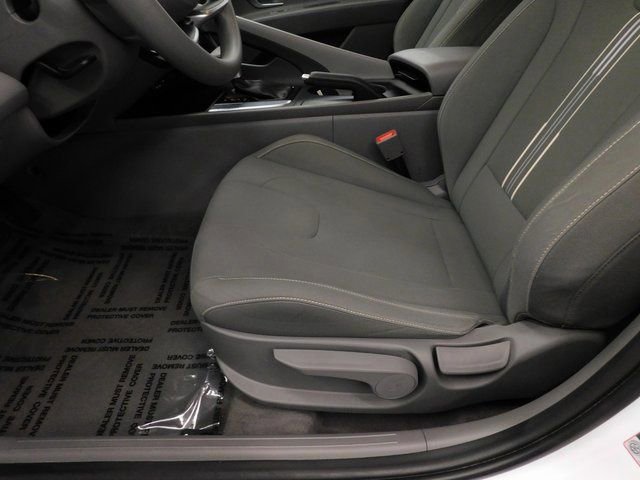 Used 2024 Hyundai Elantra SEL image 24