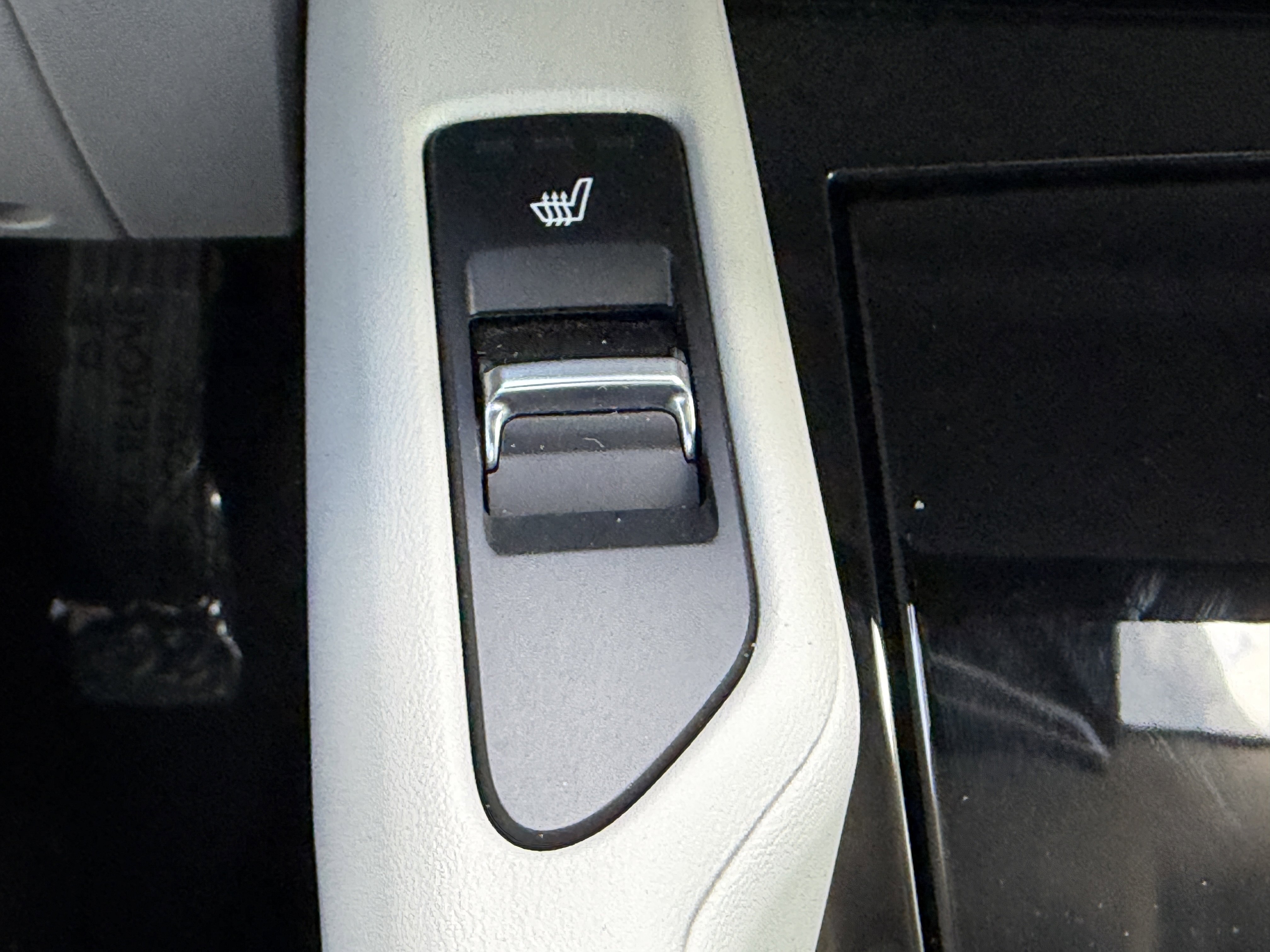 Used 2022 Kia Telluride S image 25