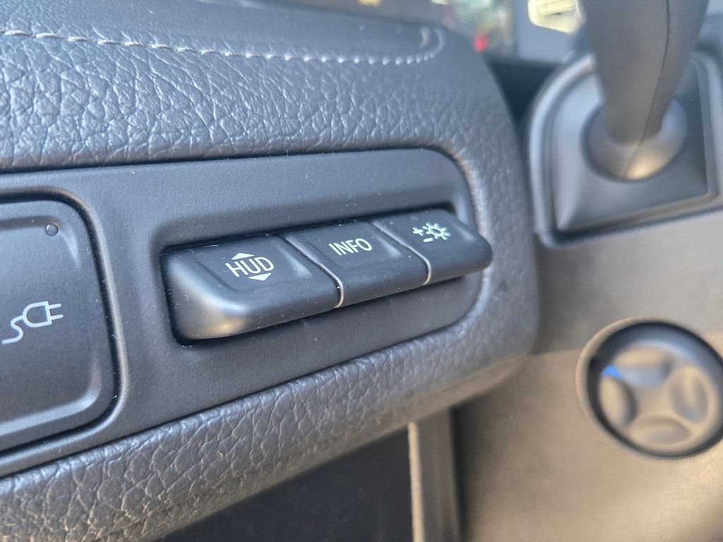 Used 2022 GMC Yukon Denali RWD image 18