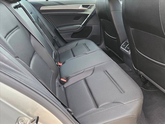 Used 2016 Volkswagen Golf SE w/ Lighting Package FWD image 19