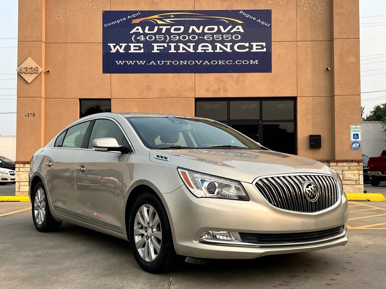 Used 2014 Buick LaCrosse Leather w/ Driver Confidence Package FWD image 1