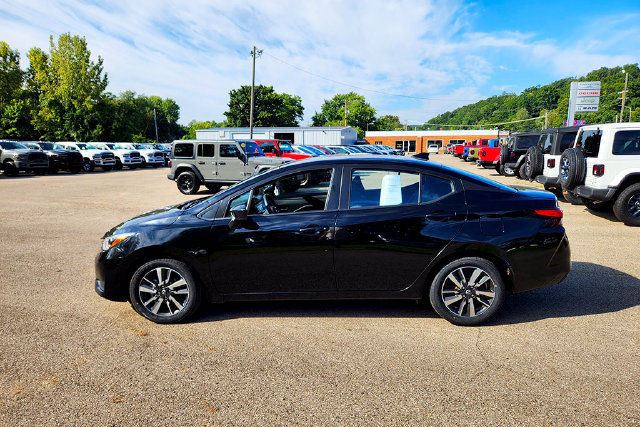 Used 2025 Nissan Versa SV FWD image 4