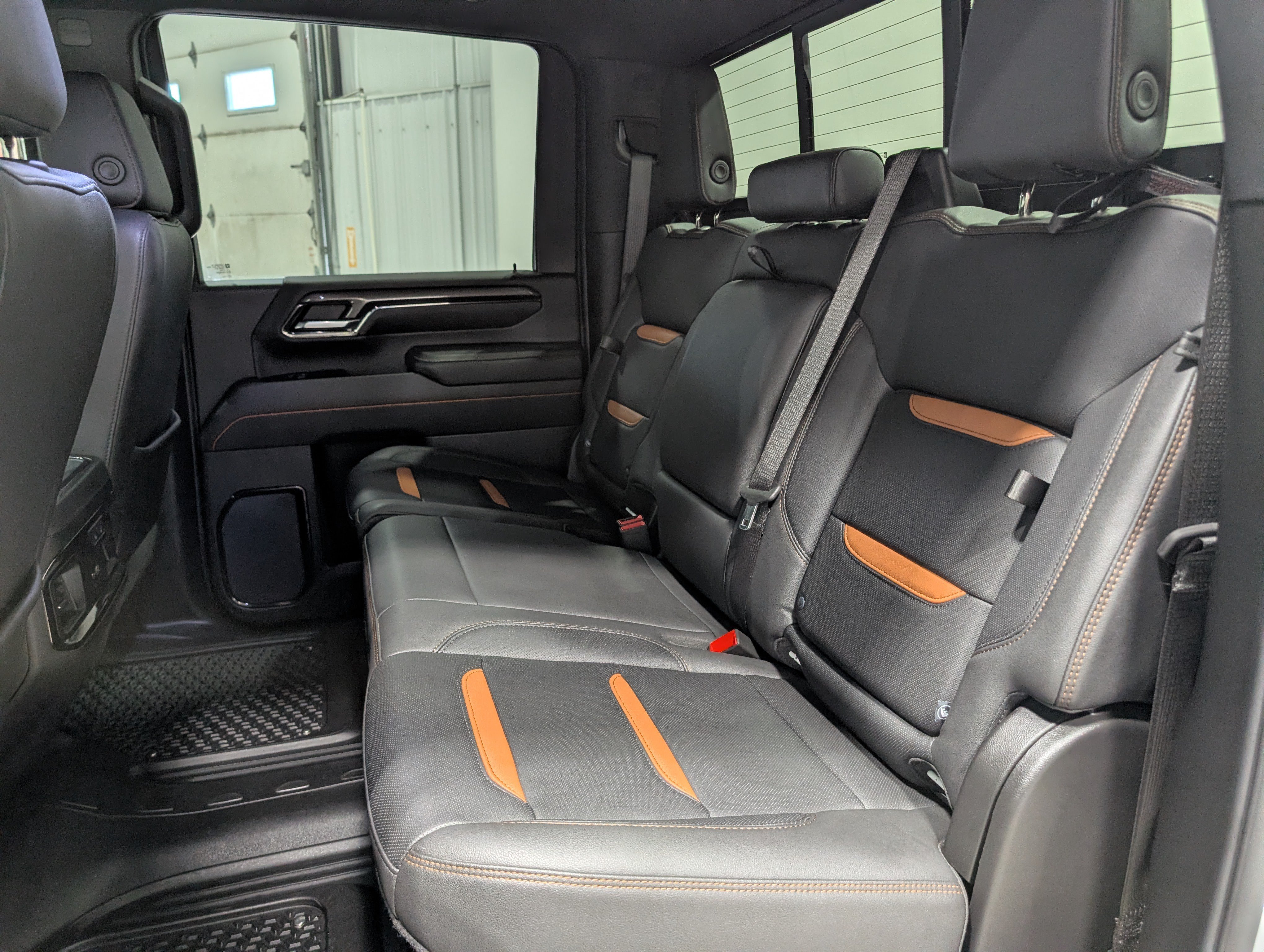 Used 2024 GMC Sierra 2500 AT4 w/ AT4 Premium Plus Package AWD/4WD image 18