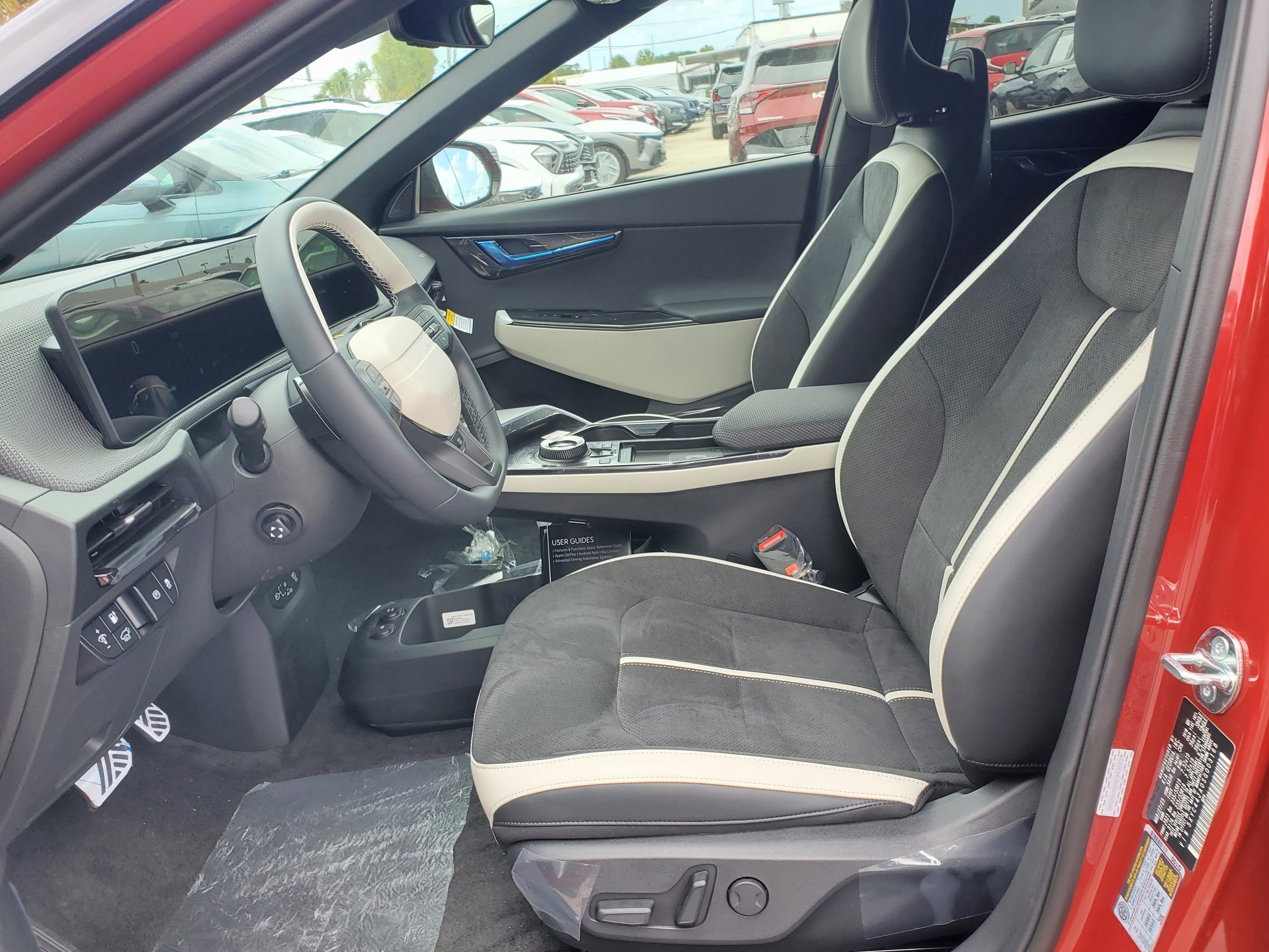 New 2025 Kia EV6 Light w/ Light LR Technology Package image 12