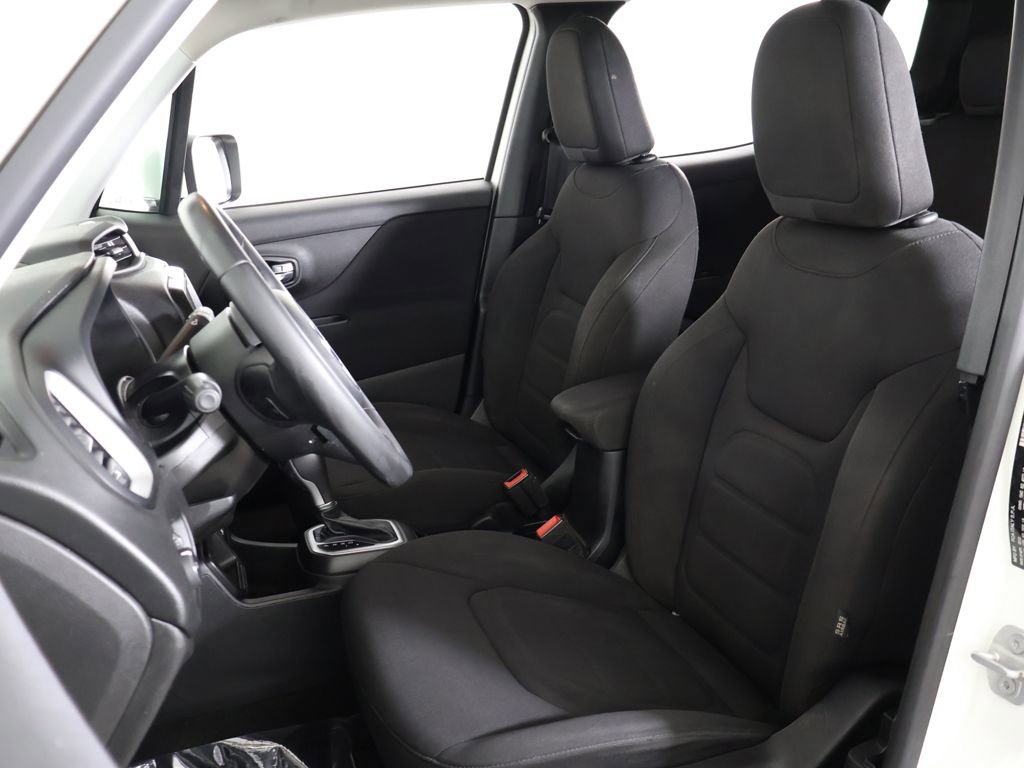 Used 2019 Jeep Renegade Latitude FWD image 25