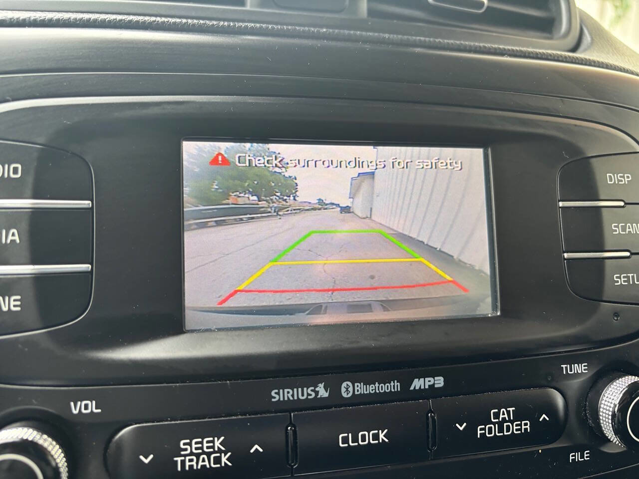 Used 2016 Kia Soul + image 24