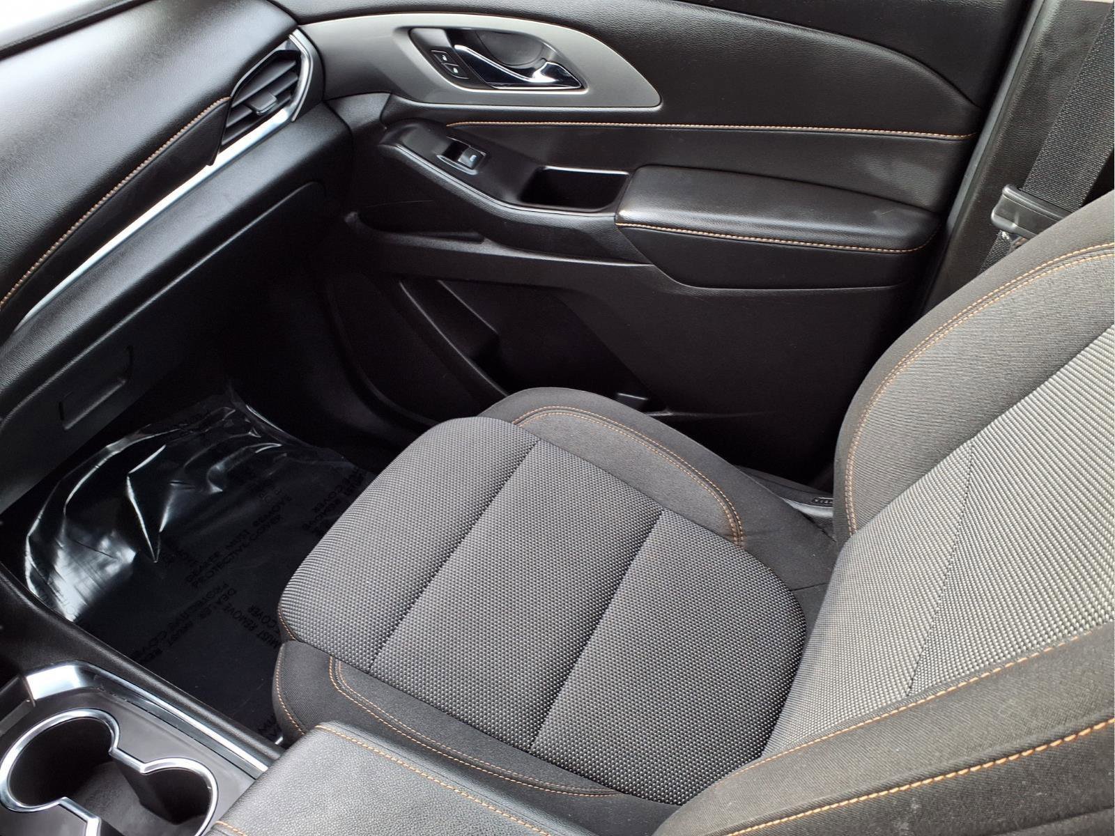 Used 2018 Chevrolet Traverse LT image 18