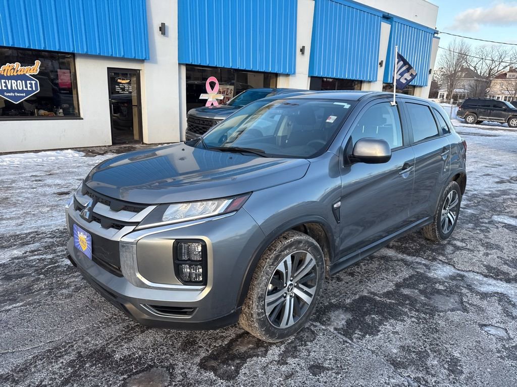 Used 2025 Mitsubishi Outlander Sport ES image 2