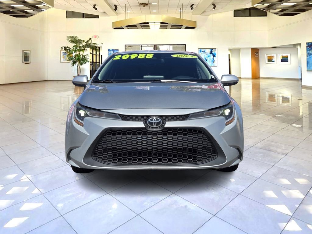 Used 2022 Toyota Corolla LE image 2