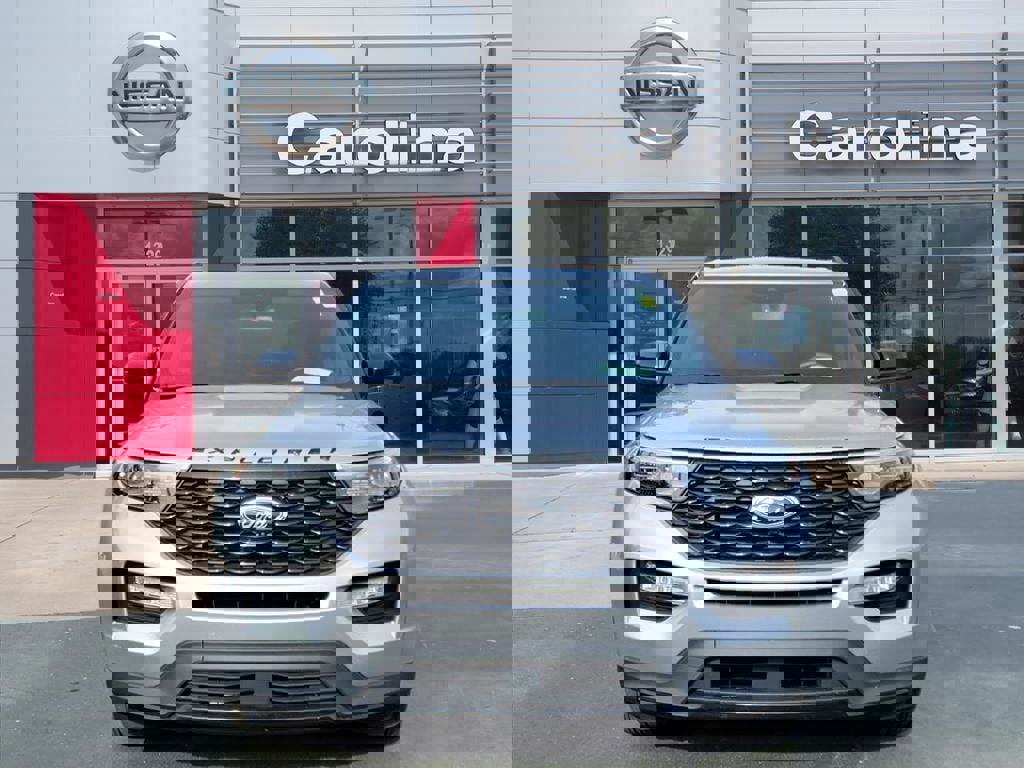 Used 2024 Ford Explorer ST-Line w/ Class IV Trailer Tow Package image 2