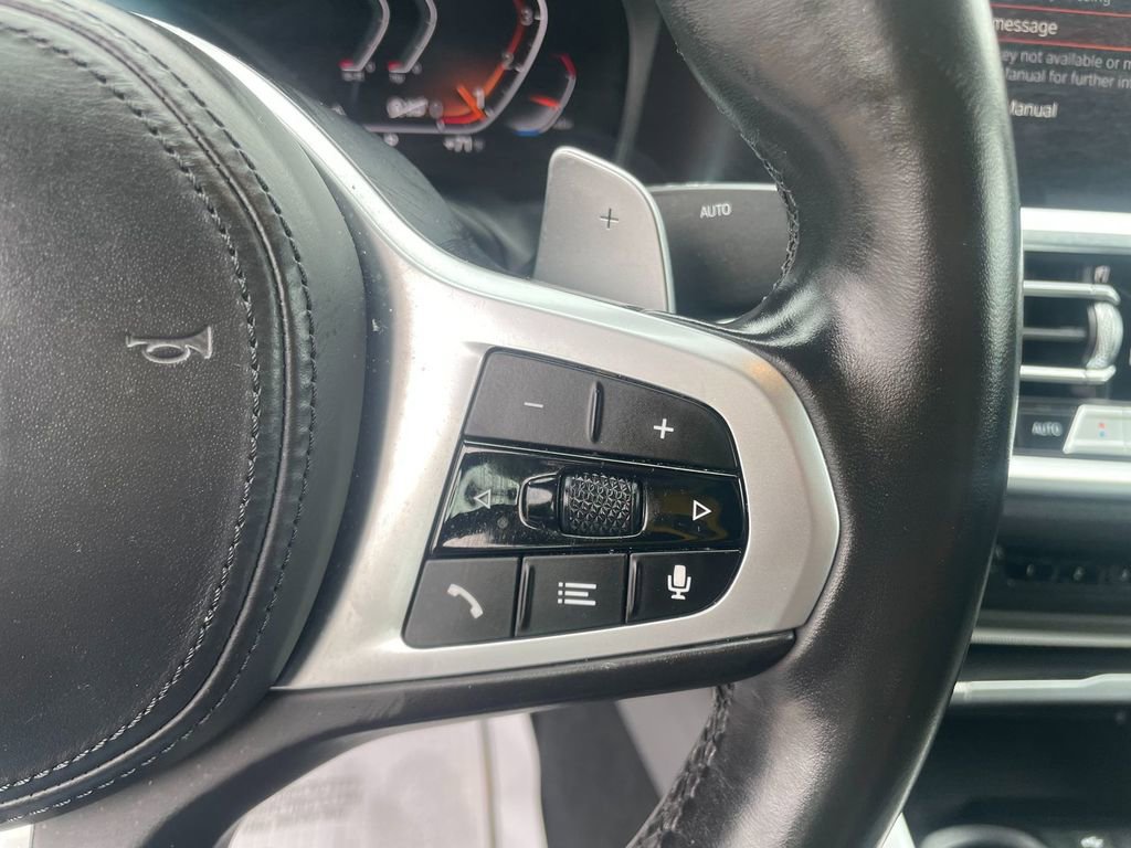 Used 2022 BMW 330i xDrive Sedan w/ M Sport Package image 18