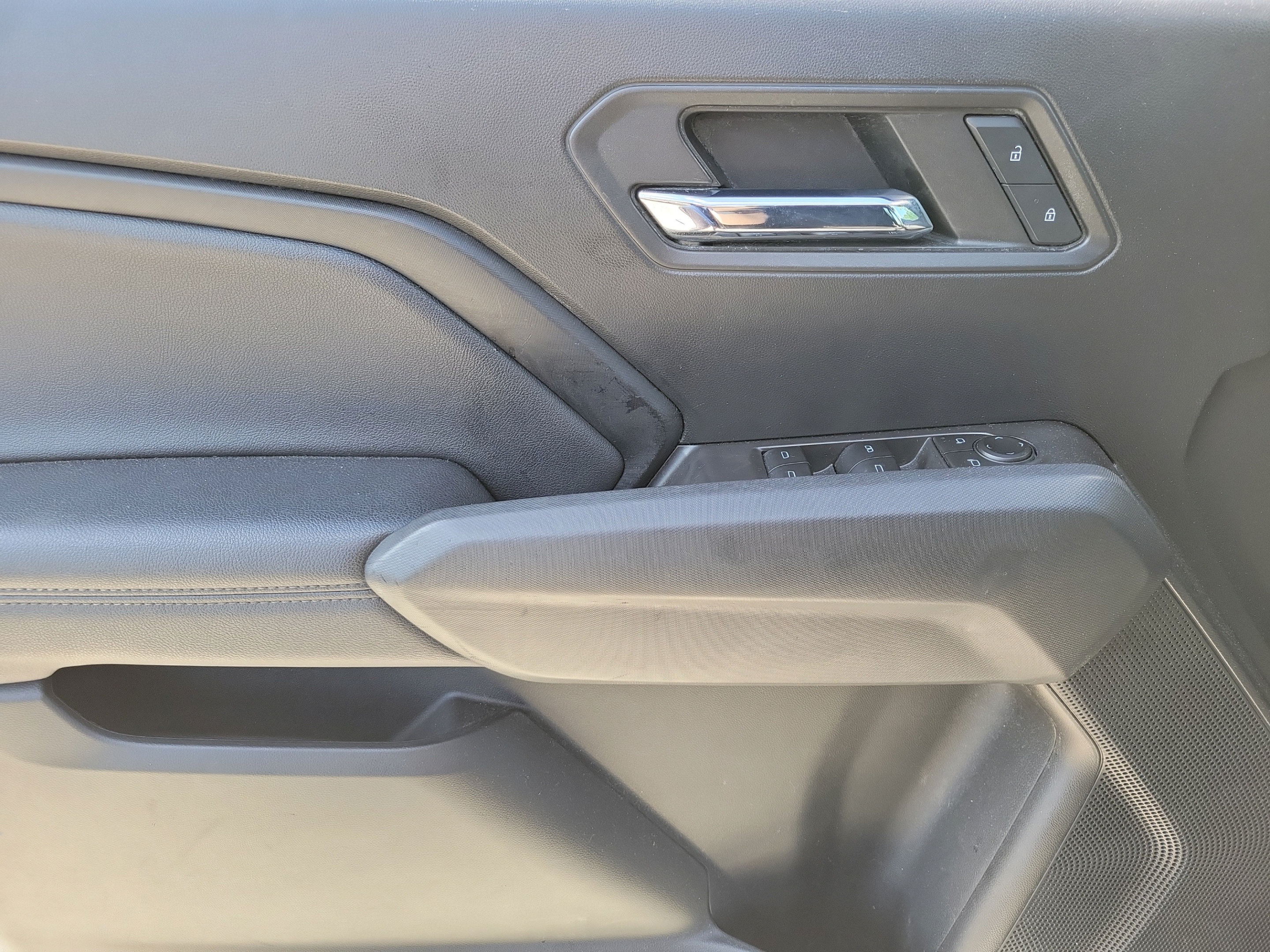 Used 2023 Chevrolet Colorado LT w/ LT Convenience Package II RWD image 12