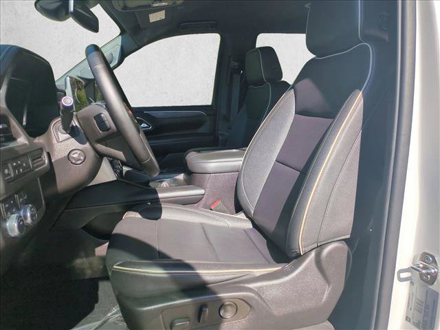 Used 2023 GMC Yukon SLT w/ SLT Luxury Package AWD/4WD image 16