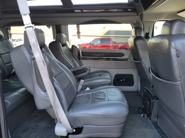 Used 2018 Ford Transit 150 130 Low Roof w/ Exterior Upgrade Package RWD image 12