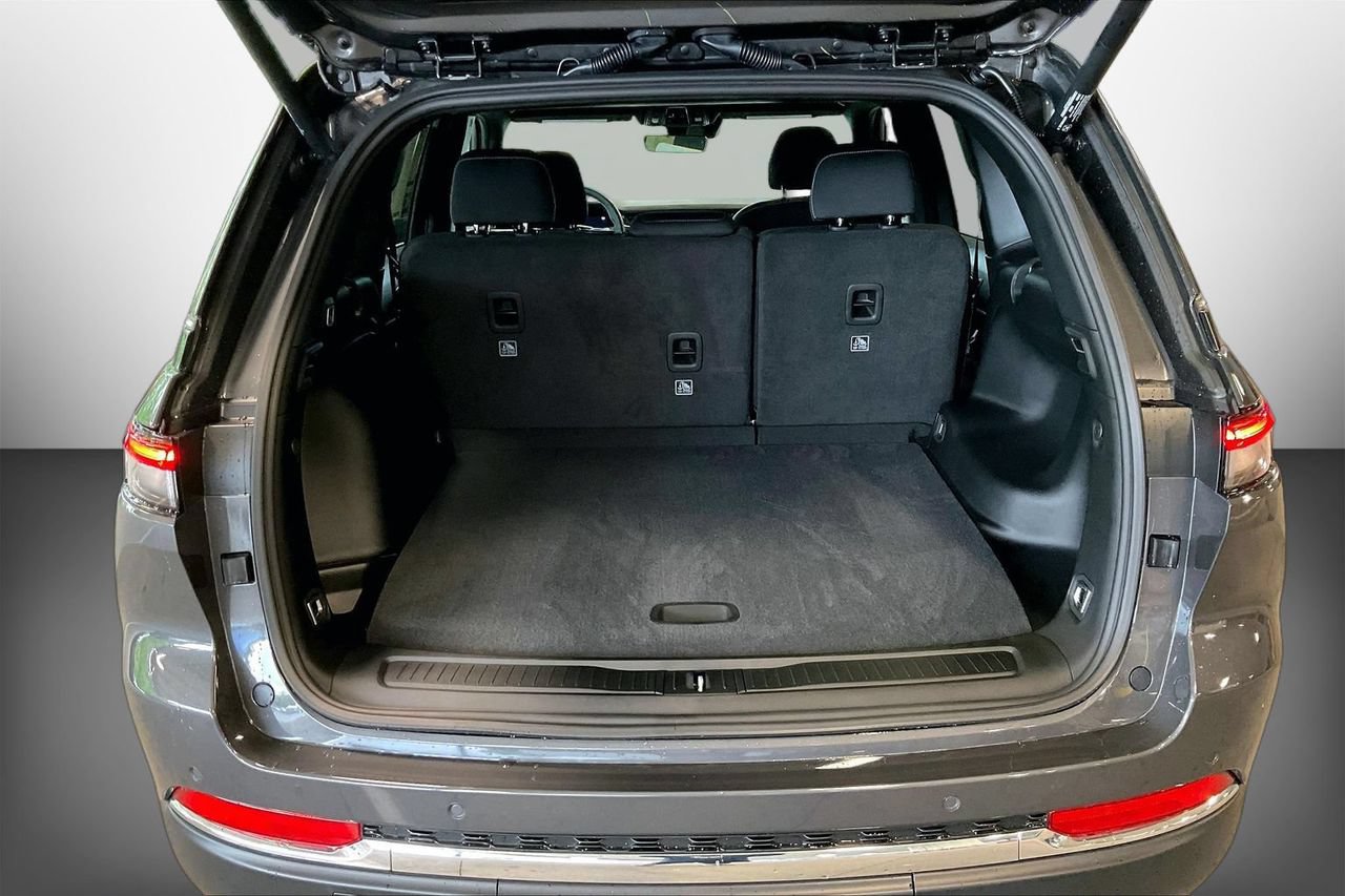New 2026 Jeep Grand Cherokee Laredo X AWD/4WD image 21