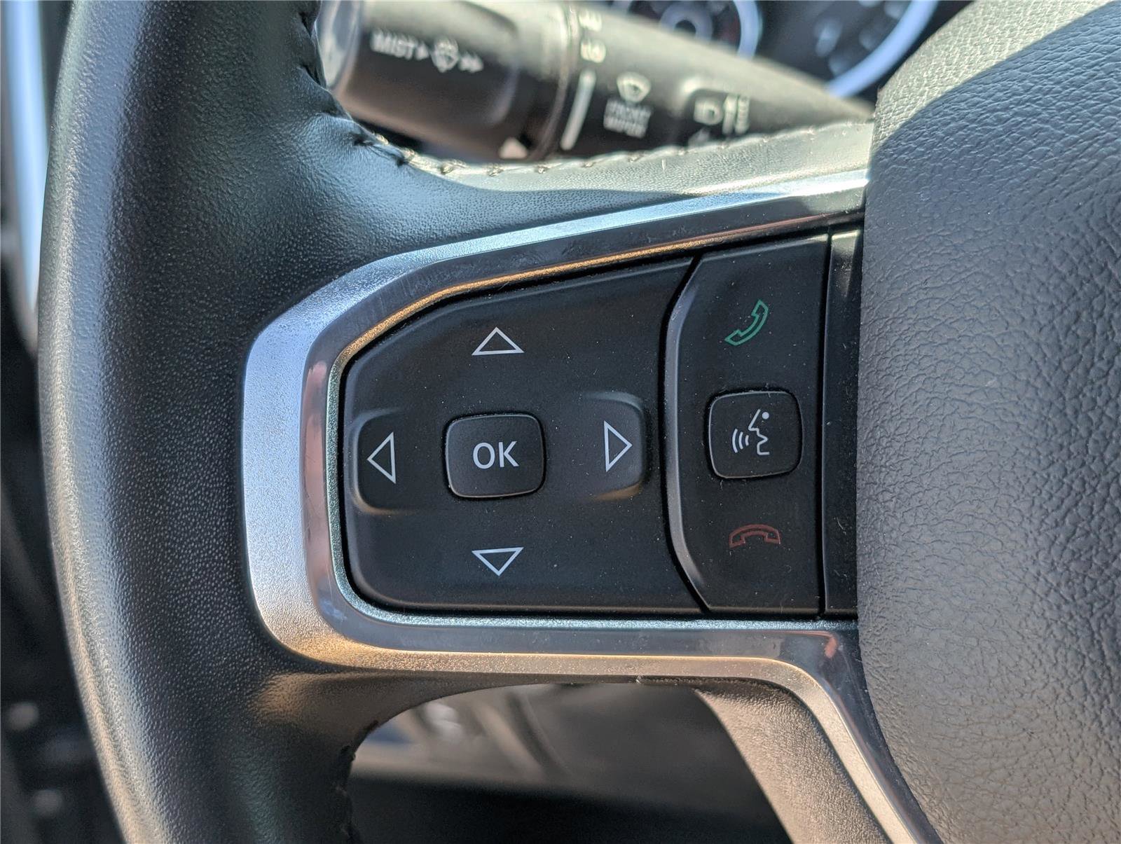 Used 2023 RAM 1500 Laramie AWD/4WD image 23