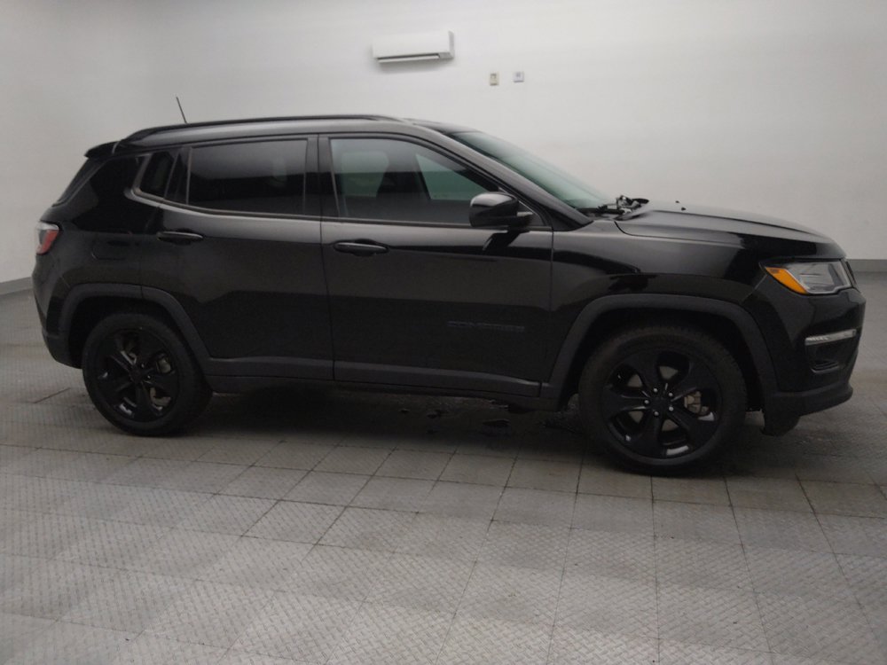 Used 2019 Jeep Compass Latitude FWD image 11