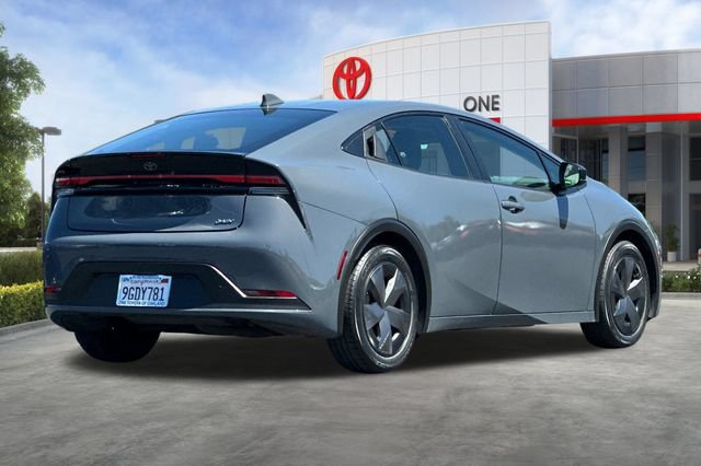 Used 2023 Toyota Prius LE FWD image 4