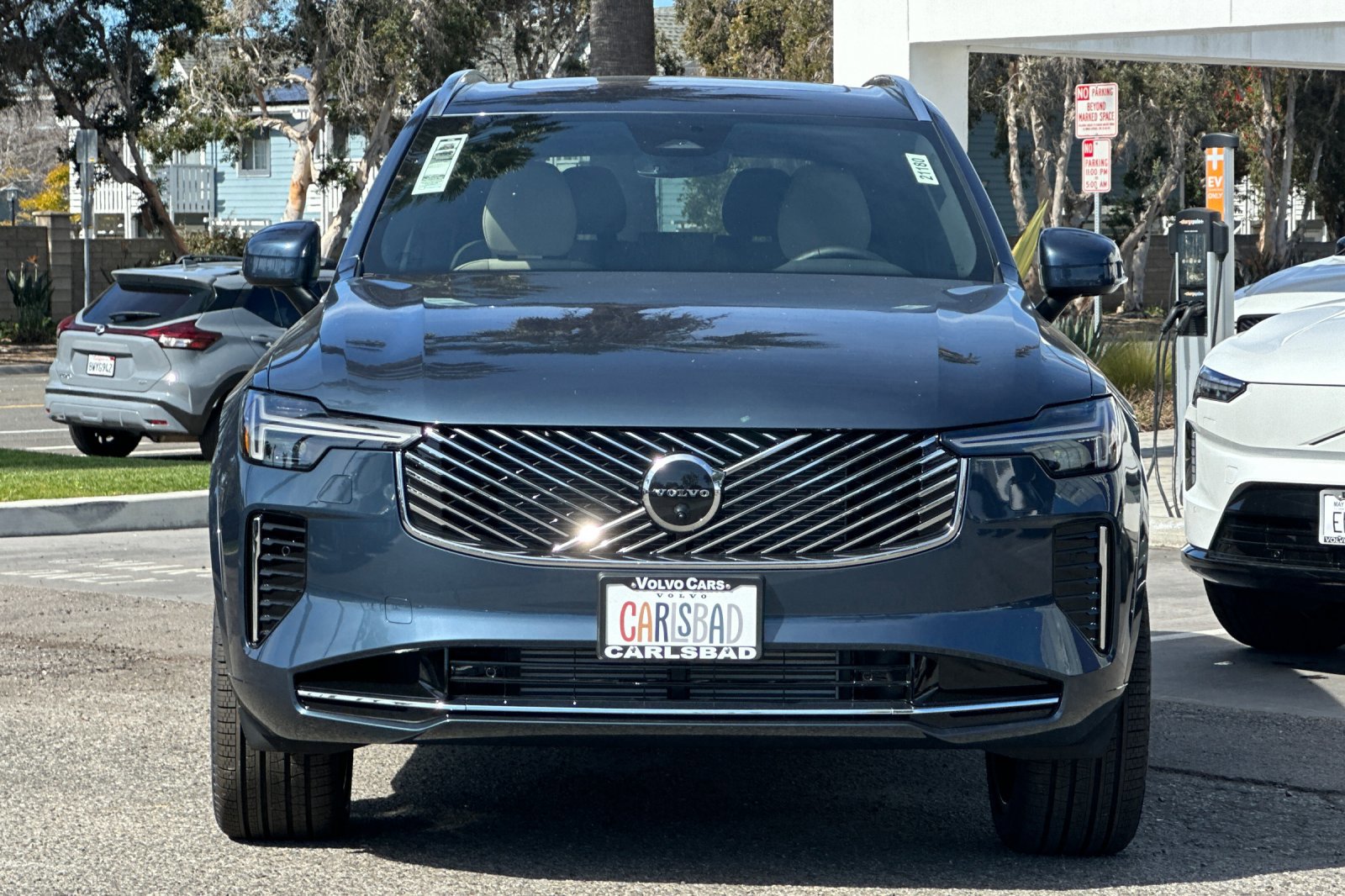 New 2026 Volvo XC90 T8 Plus AWD/4WD image 3