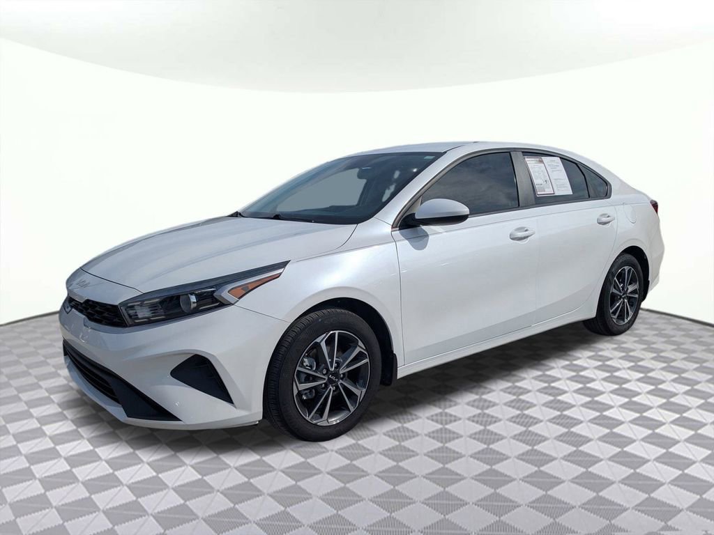 Used 2024 Kia Forte LXS image 7