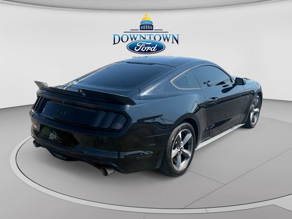 Used 2017 Ford Mustang GT RWD image 3