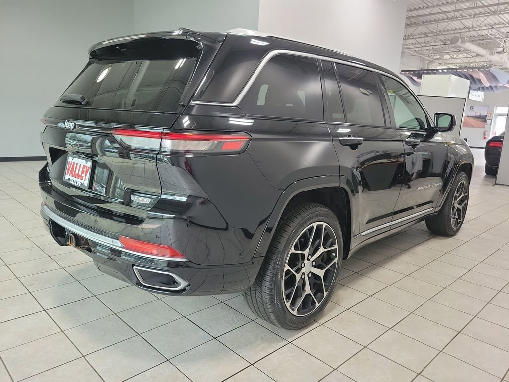 Used 2022 Jeep Grand Cherokee Summit AWD/4WD image 11