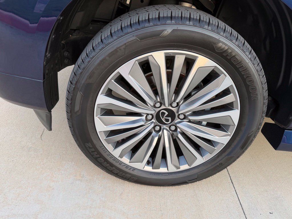 Used 2025 INFINITI QX80 Sensory AWD/4WD image 14