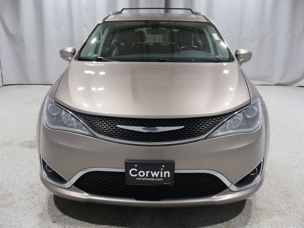 Used 2017 Chrysler Pacifica Touring-L Plus w/ Tire & Wheel Group FWD image 6