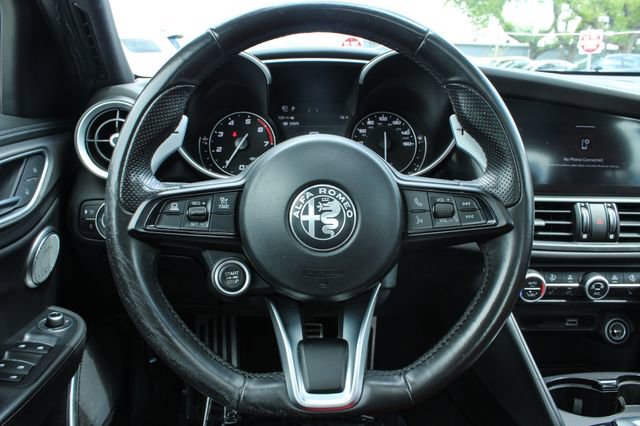 Used 2022 Alfa Romeo Giulia Veloce AWD/4WD image 24