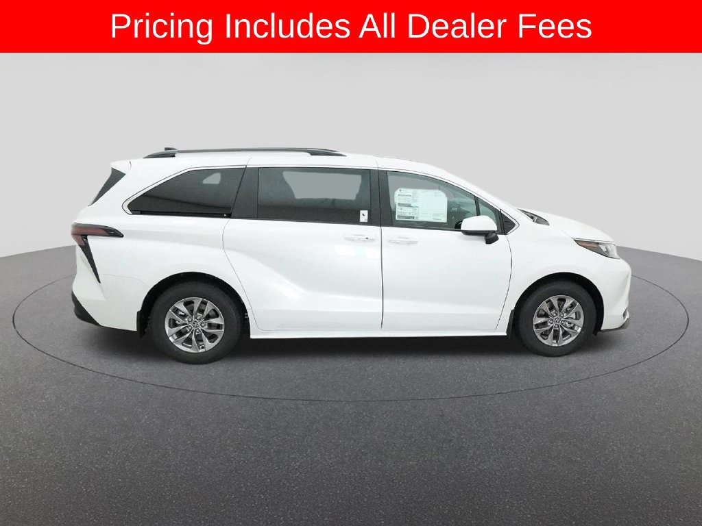 New 2026 Toyota Sienna XLE FWD image 11