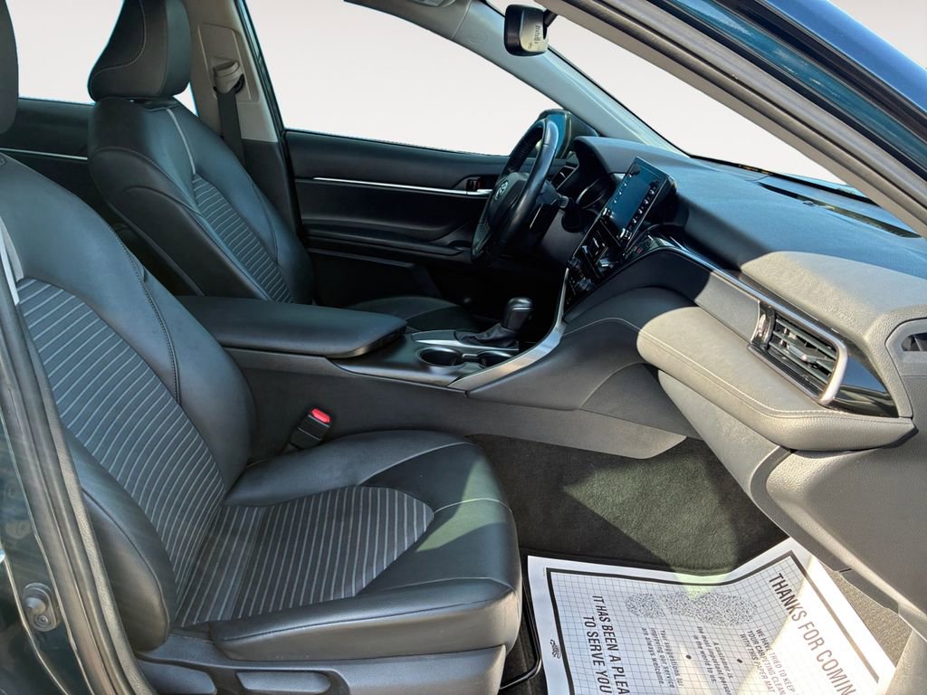 Used 2021 Toyota Camry SE w/ Convenience Package image 15