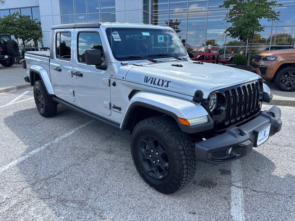 Used 2023 Jeep Gladiator Sport AWD/4WD image 2
