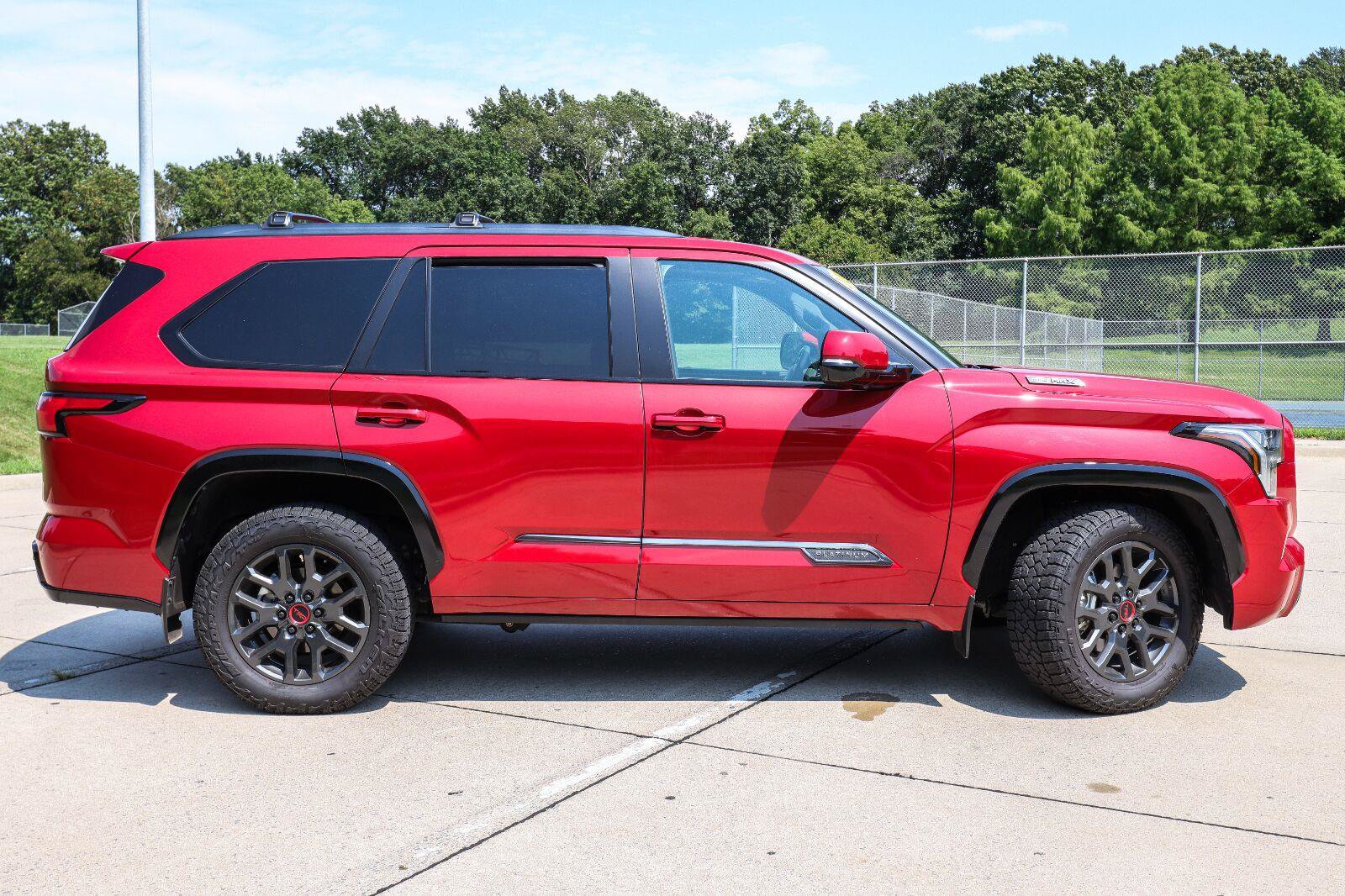 Used 2025 Toyota Sequoia Platinum AWD/4WD image 5