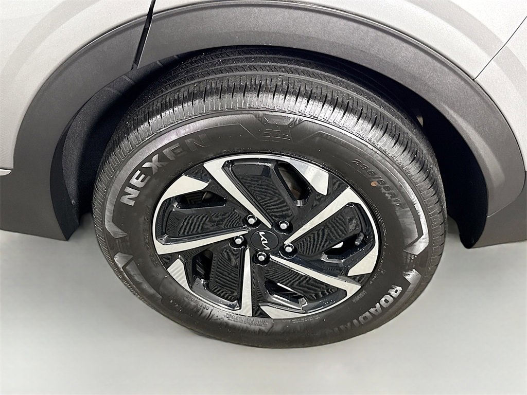 Used 2023 Kia Sportage LX image 32