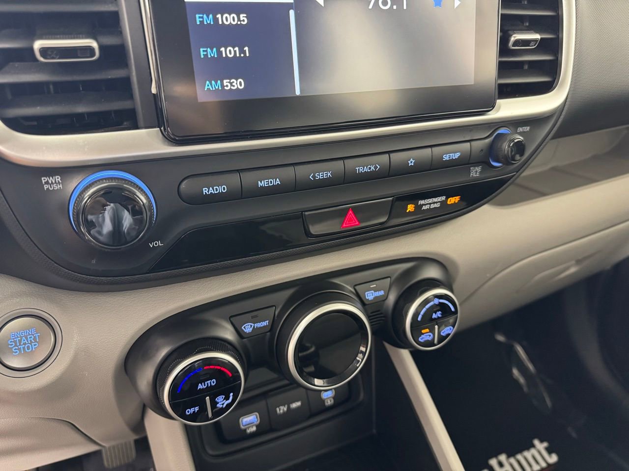 Used 2025 Hyundai Venue SEL image 17